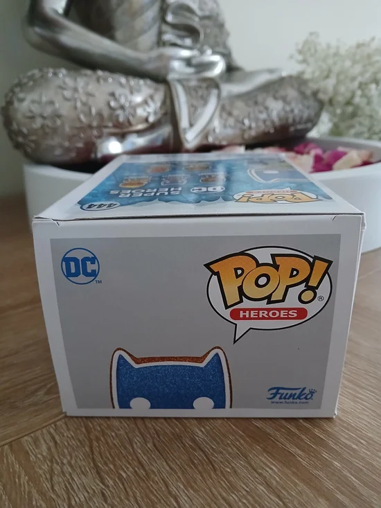 🔥NIB Funko Pop DC Super Heroes Gingerbread Batman Diamond Collection #444 - Picture 6 of 7